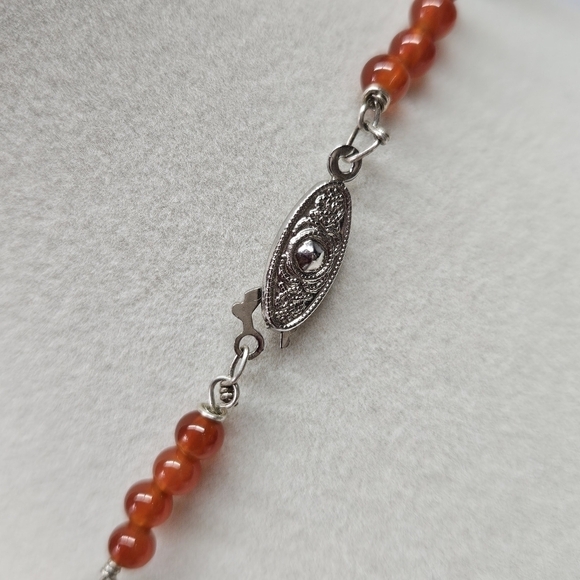 VINTAGE Carved Carnelian Pendant Beaded Silver-Tone Necklace - Picture 7 of 8